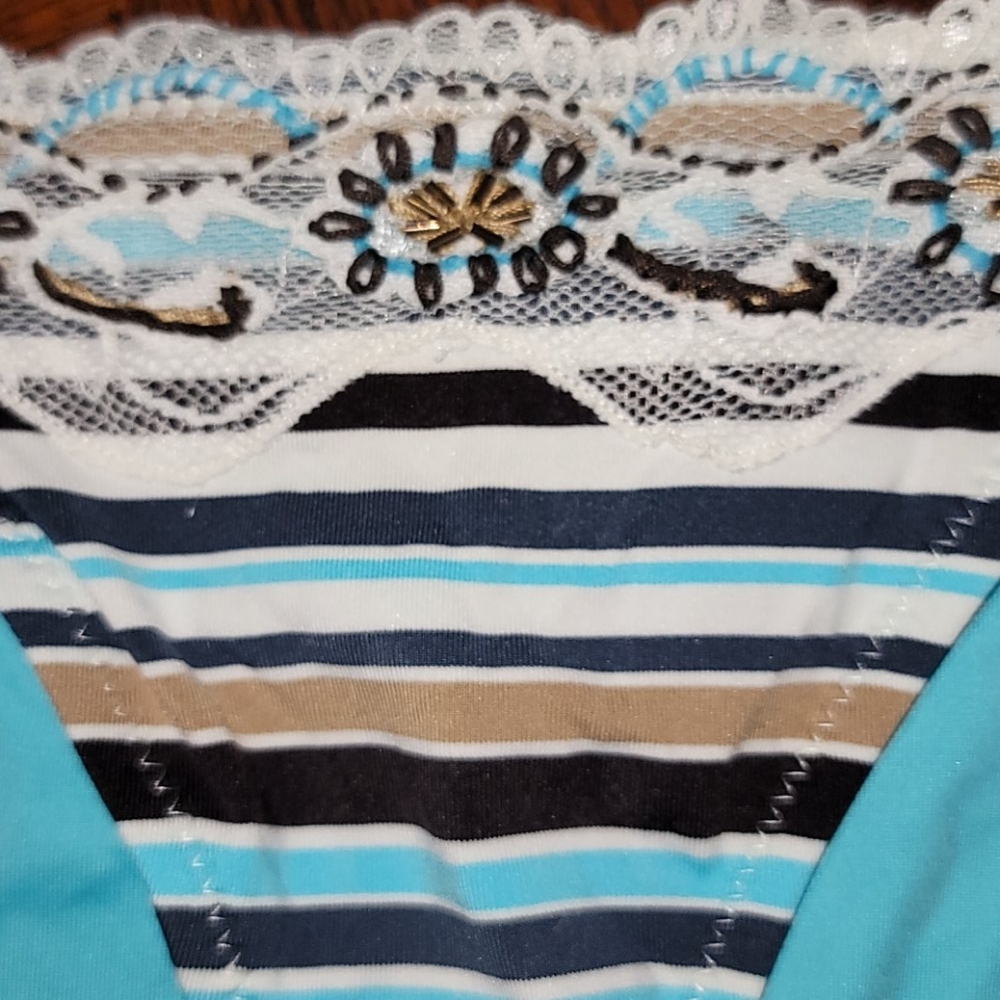 BECCA Bikini Set - Picture 3 of 7